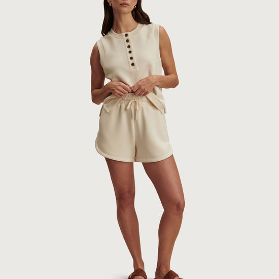 Young Ideas & Henmores - Coulter High Rise Short - Pristine - XS