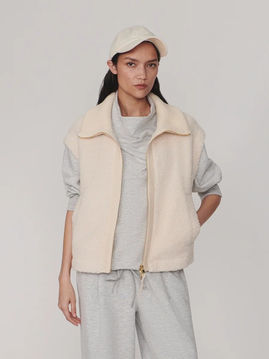 Young Ideas & Henmores -Dominic Sherpa Gilet -Sandshell -XS