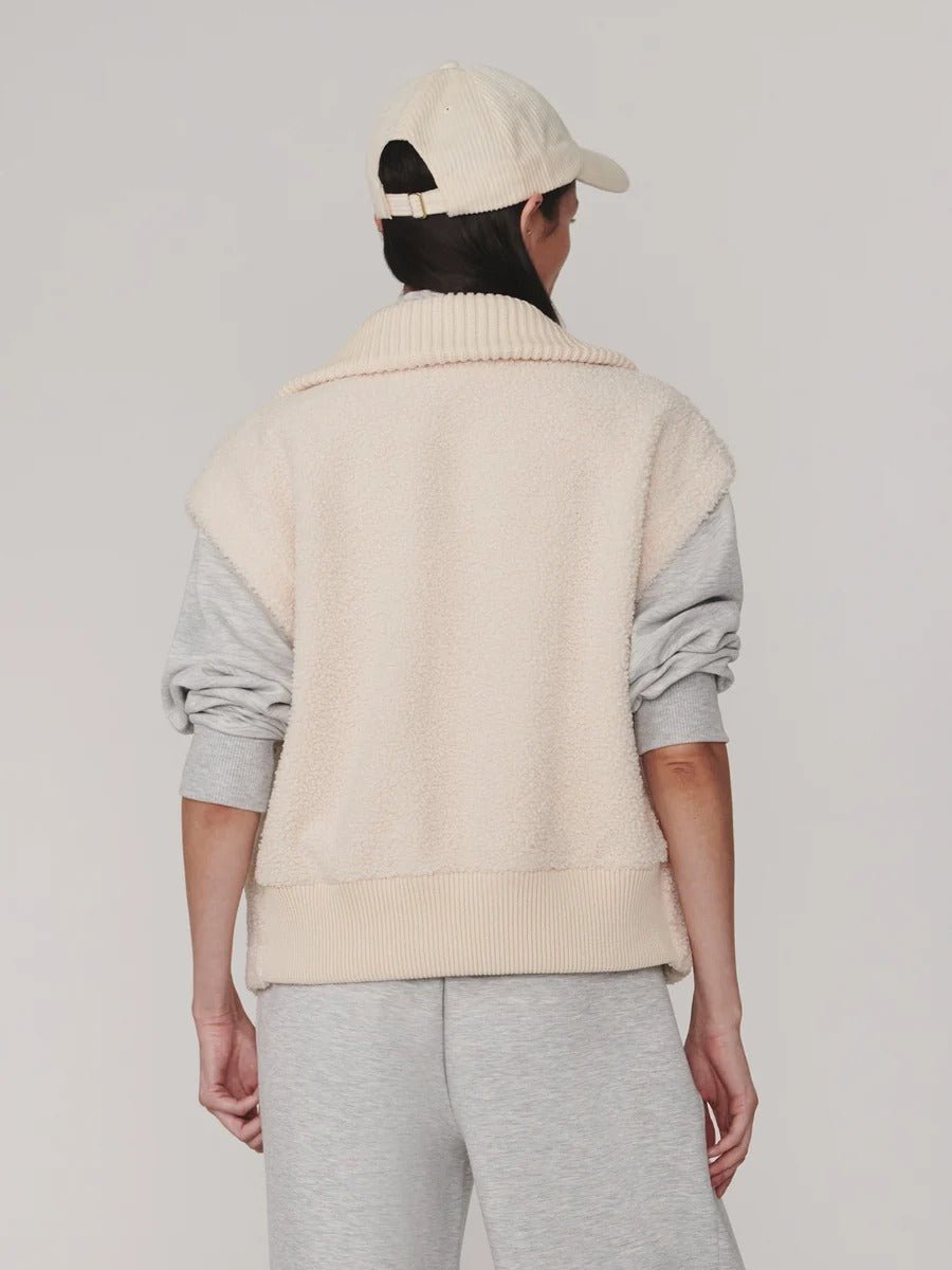 Young Ideas & Henmores -Dominic Sherpa Gilet -Sandshell -XS