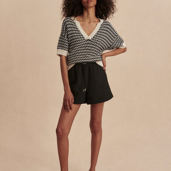 Young Ideas/Henmores - Esmond Short - Black - XS