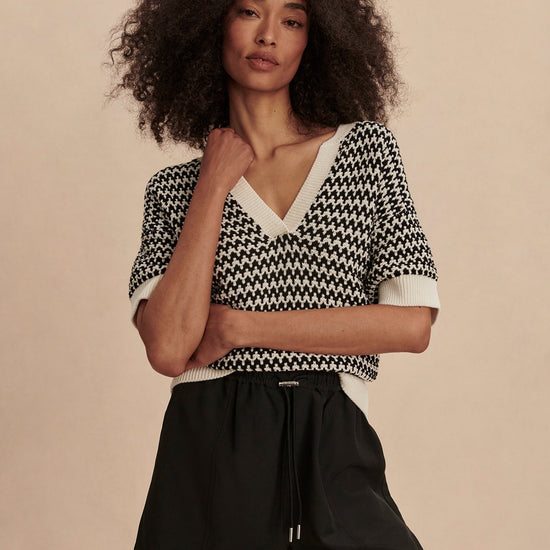 Young Ideas/Henmores - Esmond Short - Black - XS