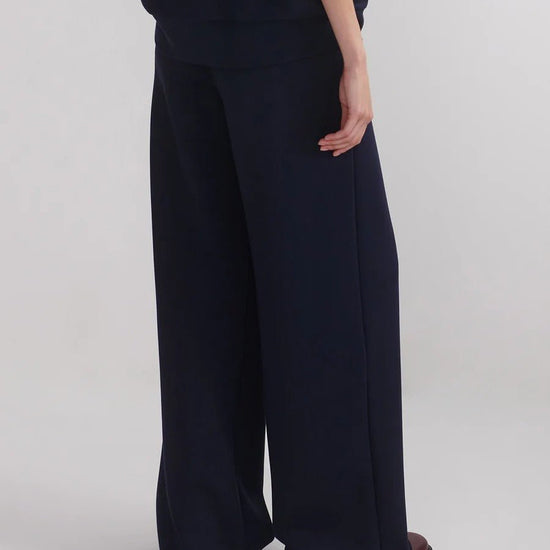 Young Ideas & Henmores - Extra Wide Leg 29.5 Jogger - Navy - XS