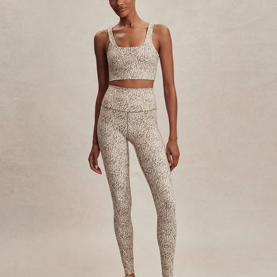 Young Ideas & Henmores - Freesoft Cori Sports Bra - Ivory Abstract Feather - S