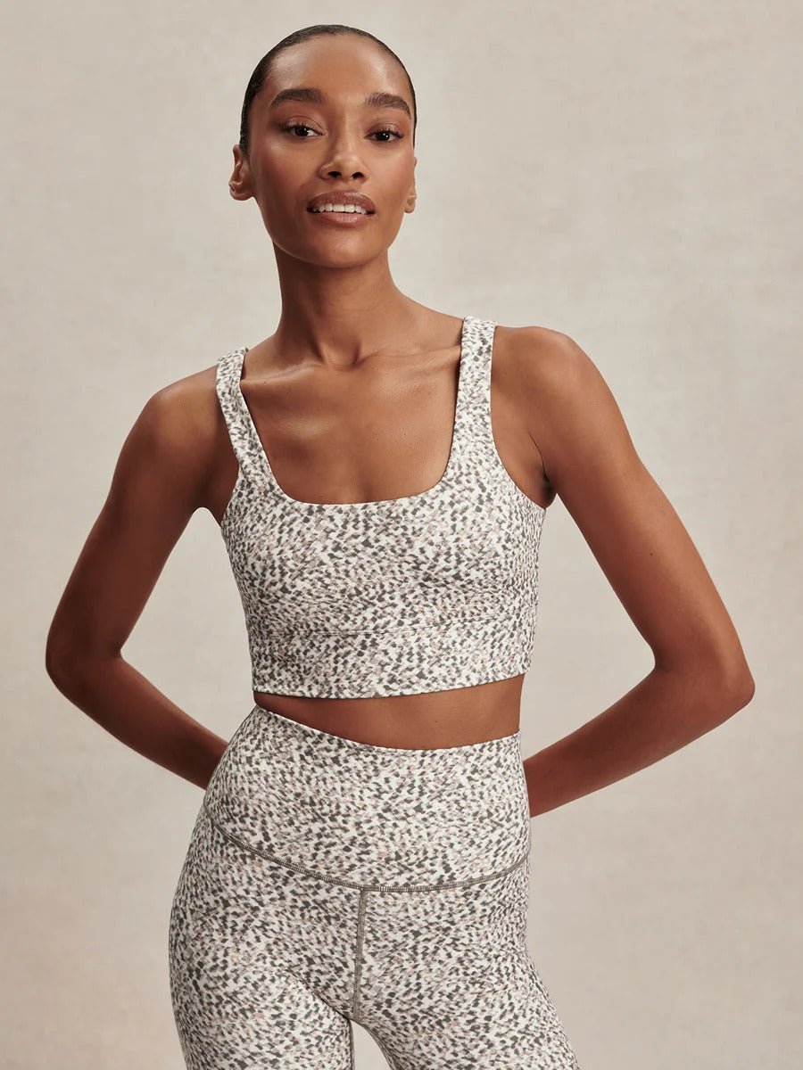 Young Ideas & Henmores - Freesoft Cori Sports Bra - Ivory Abstract Feather - S