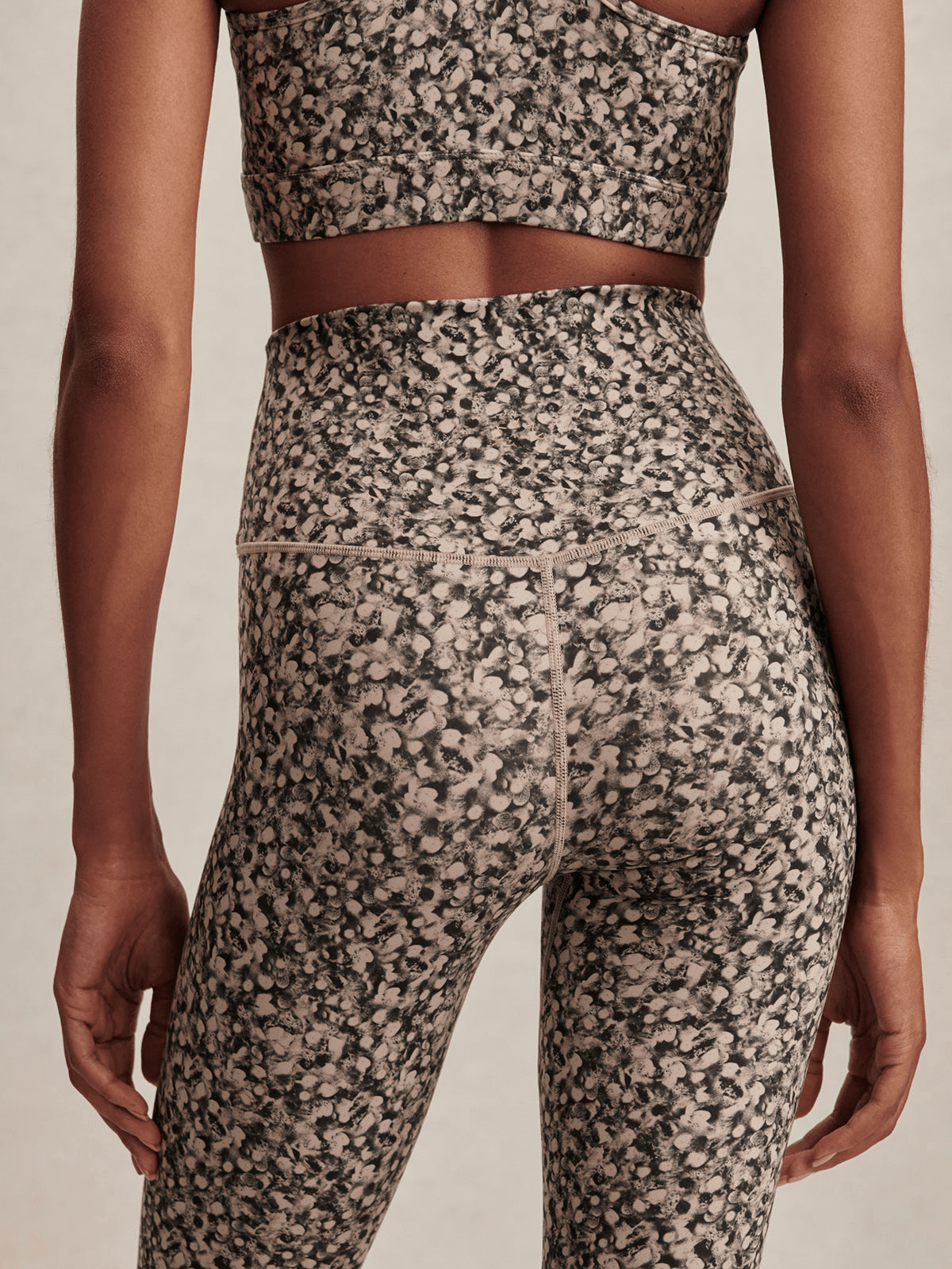 Young Ideas/Henmores - Freesoft High Rise 25 Legging - Dappled Floral - S