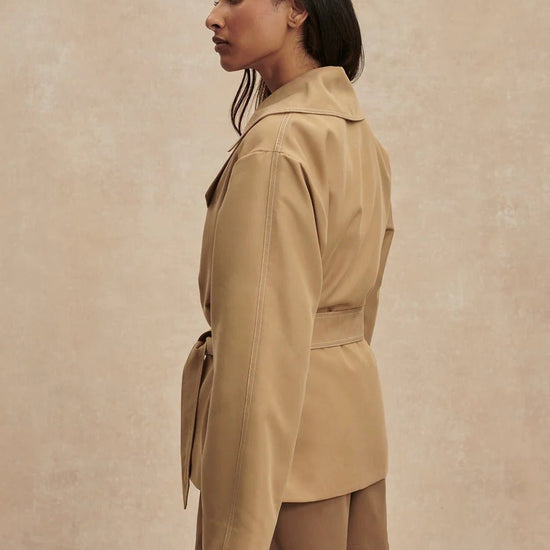 Young Ideas & Henmores -Maddox Short Trench -Light Tan -XS