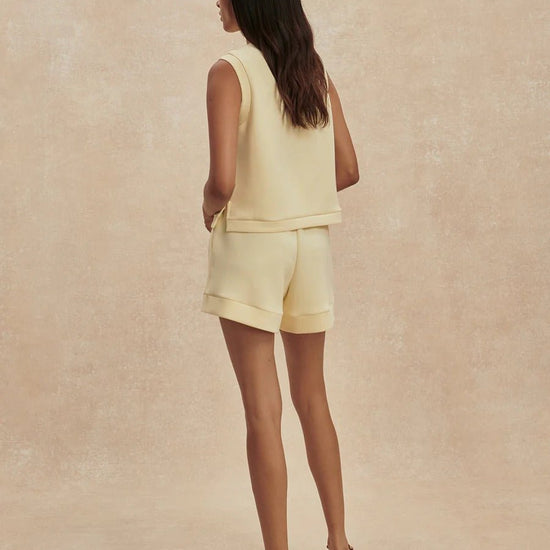 Young Ideas & Henmores -Maria Button Placket Sleevless Tank -Anise Flower -XS