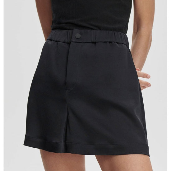 Young Ideas/Henmores - Sarka High Rise Short - Black - XS