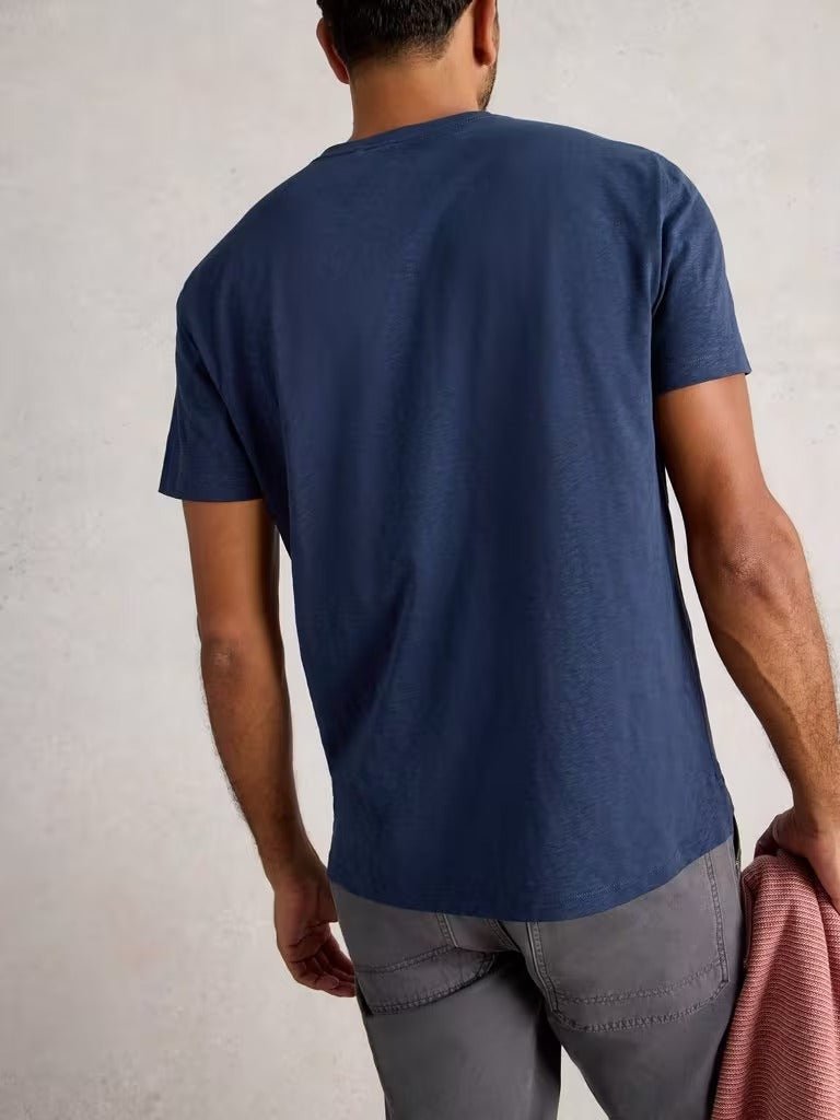 Young Ideas & Henmores - Abersoch Graphic In The Ocean Tee - Navy Print - M