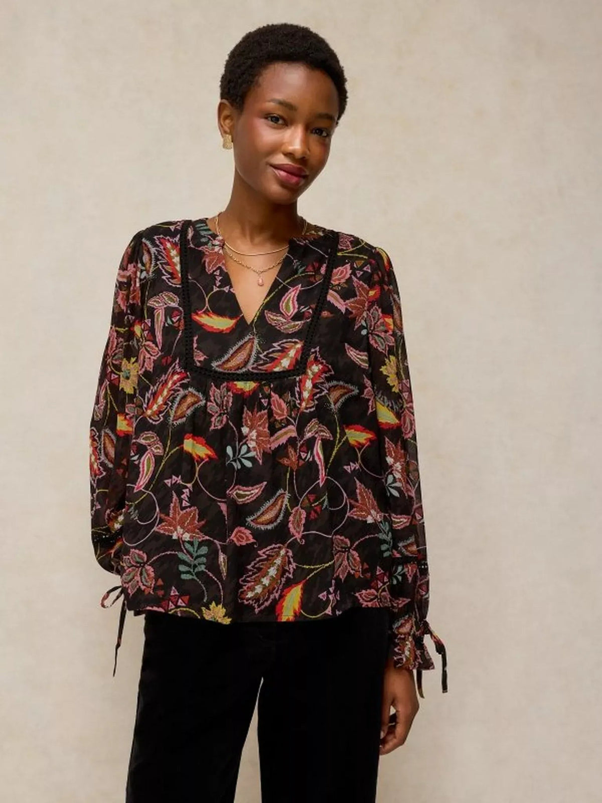 Young Ideas & Henmores -Eleanor Poet Top -Black Multi -8