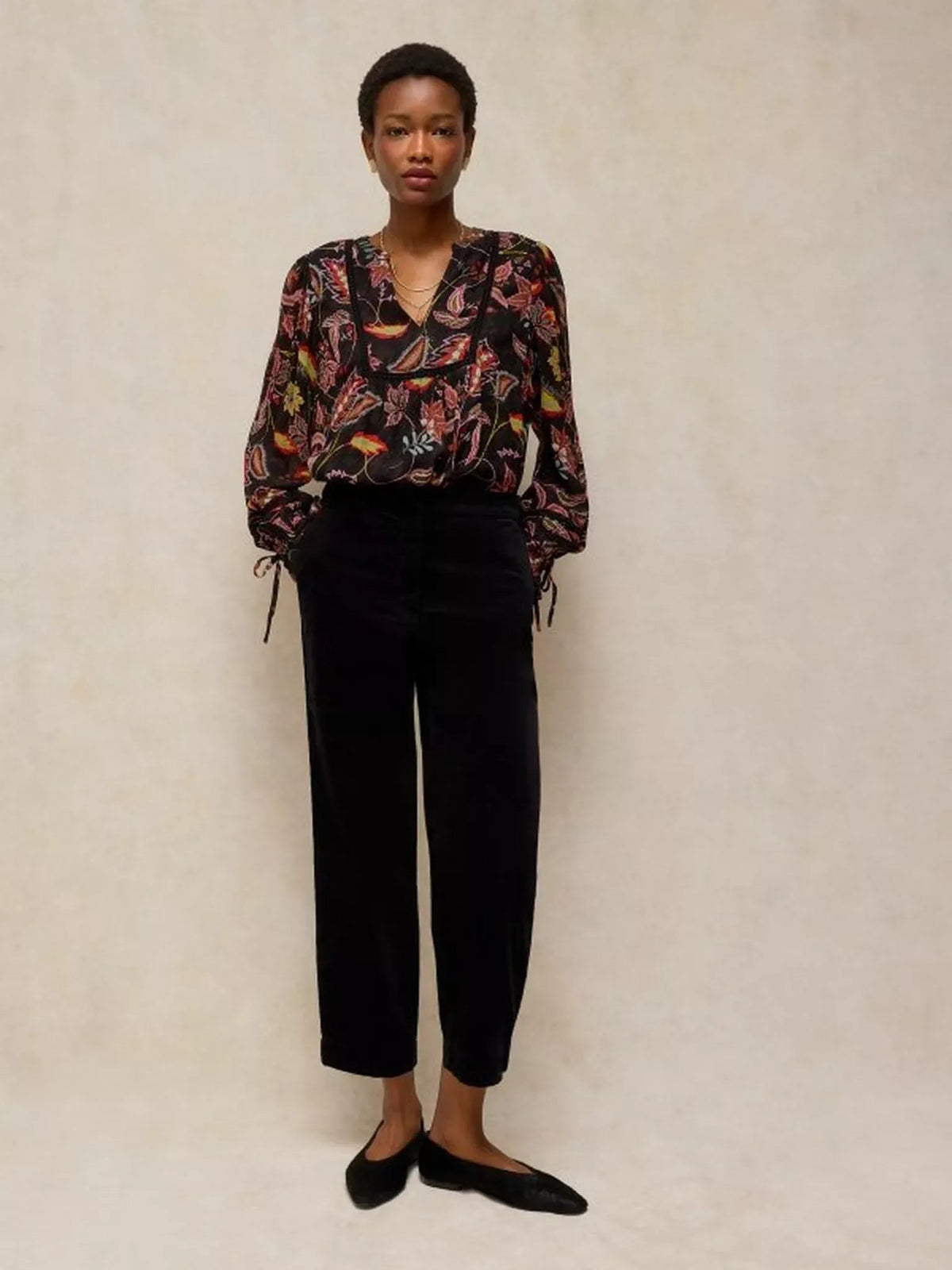 Young Ideas & Henmores -Eleanor Poet Top -Black Multi -8