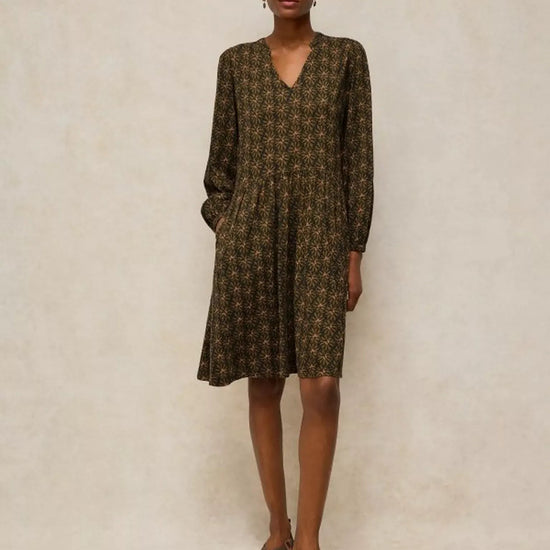 Young Ideas & Henmores -Lola Jersey Dress -Green Multi -8