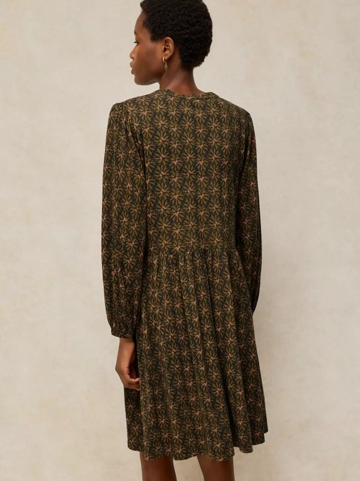 Young Ideas & Henmores -Lola Jersey Dress -Green Multi -8