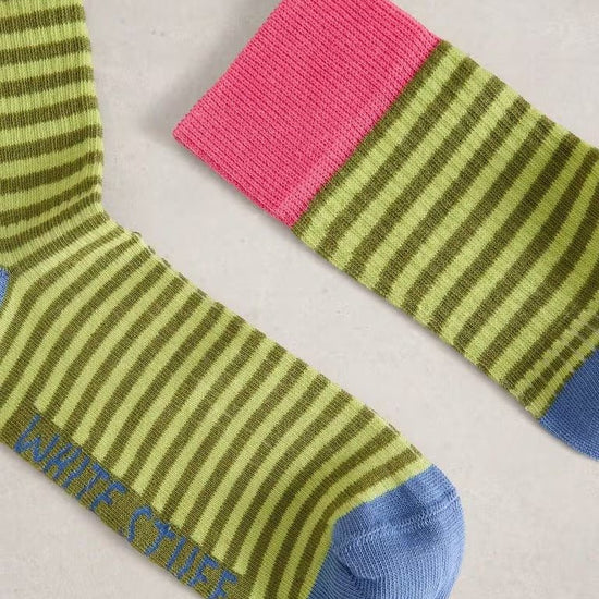 Young Ideas & Henmores - Thin Stripe Ankle Socks - Mid Green - 46145