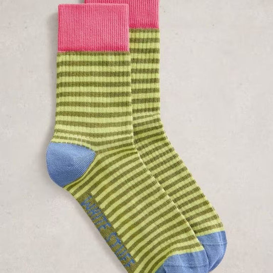 Young Ideas & Henmores - Thin Stripe Ankle Socks - Mid Green - 46145