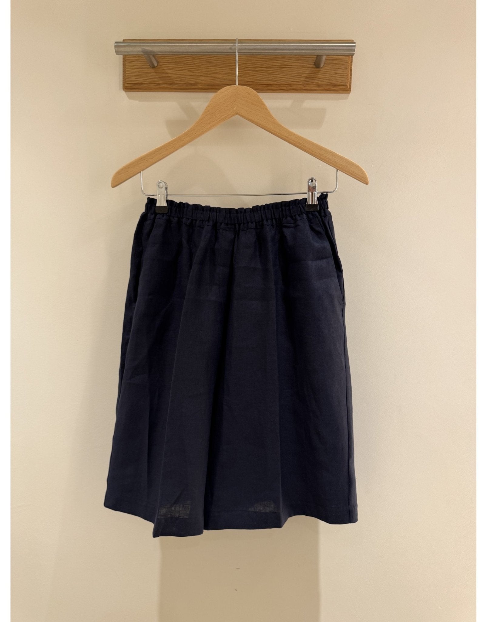 Young Ideas/Henmores - Linen Elasticated Waist Shorts - 0001 Black - 8