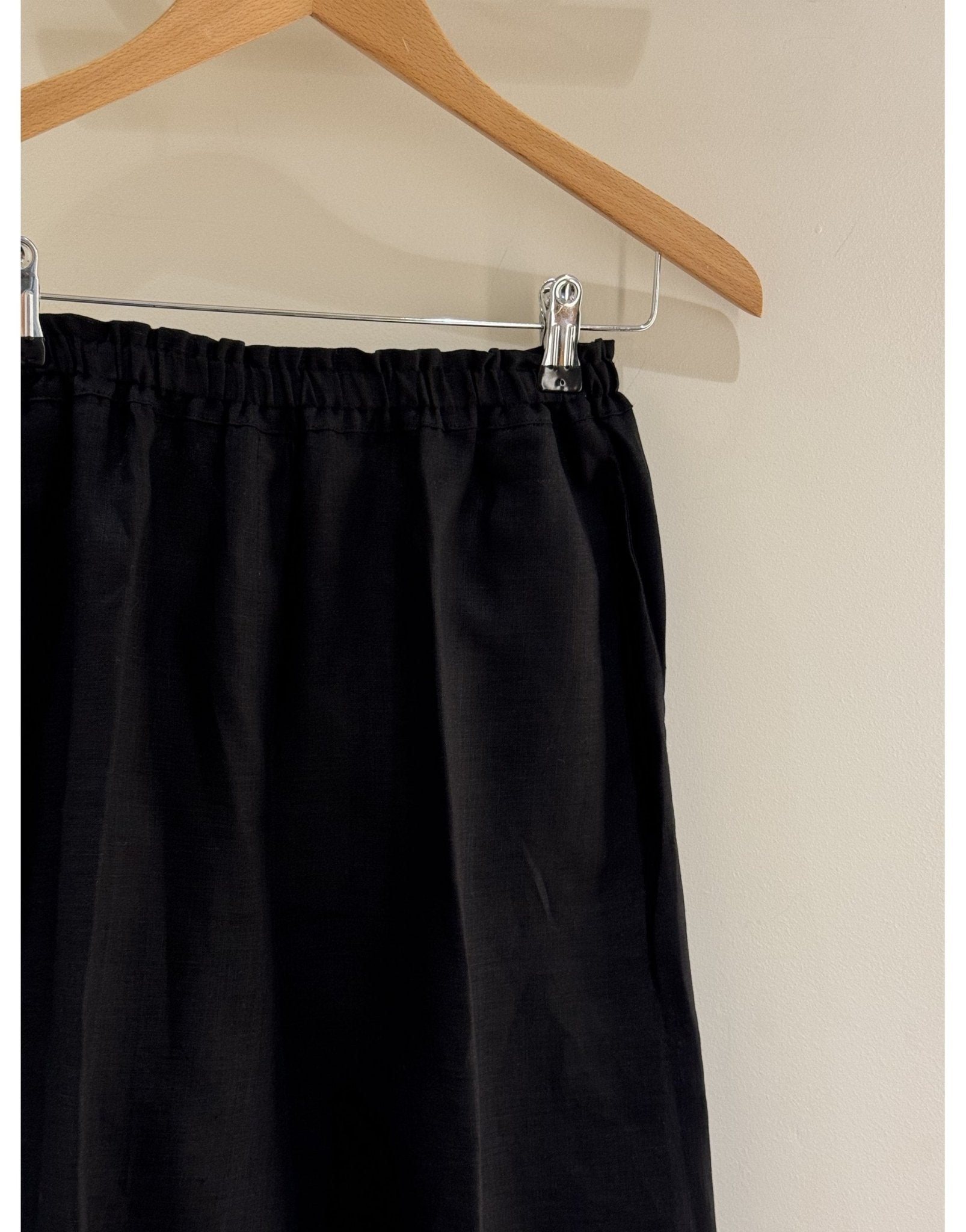 Young Ideas/Henmores - Linen Elasticated Waist Shorts - 0001 Black - 8